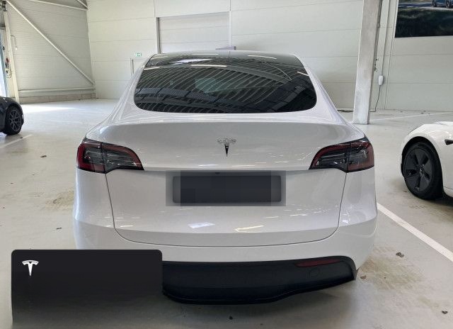 Tesla Model Y Rear-Wheel Drive foto 6