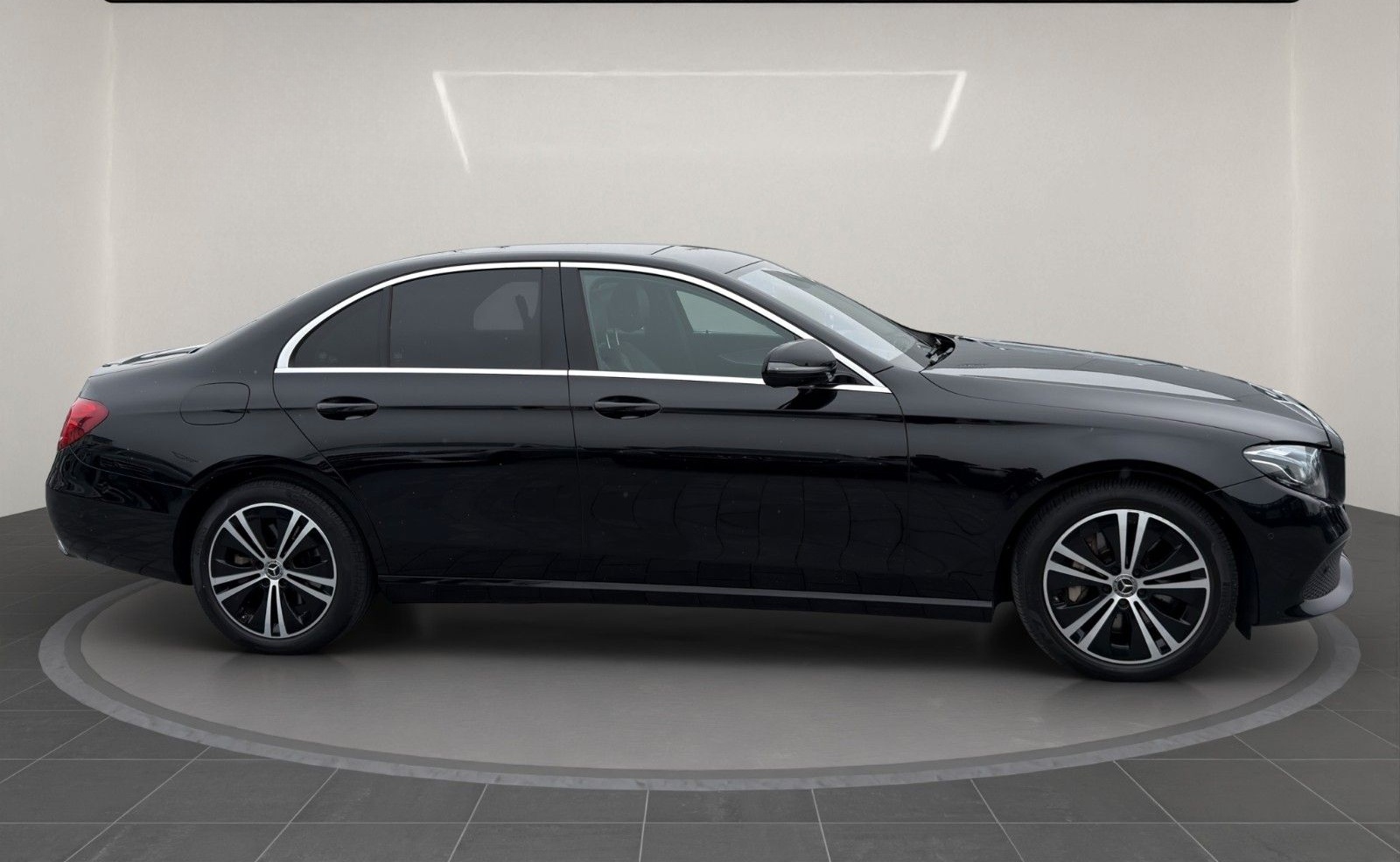 Mercedes-Benz E 350 d Lim*Widescreen*Dist+*Mbeam*KAMERA*AHK* foto 6