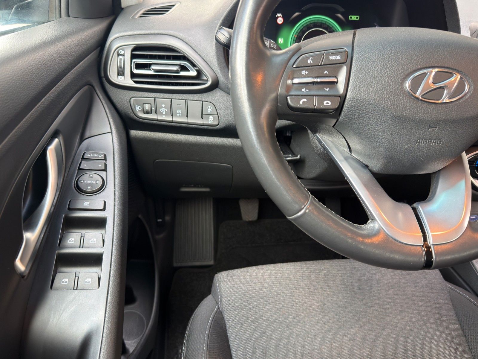Hyundai i30 Edition 30+ DAB+ NAVI TEMP LED SHZ PDC foto 15