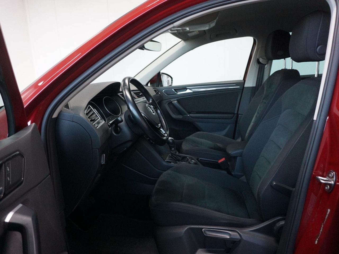 Volkswagen Tiguan Highline 4Motion 2.0 TSI 7-Gang DSG LED foto 8