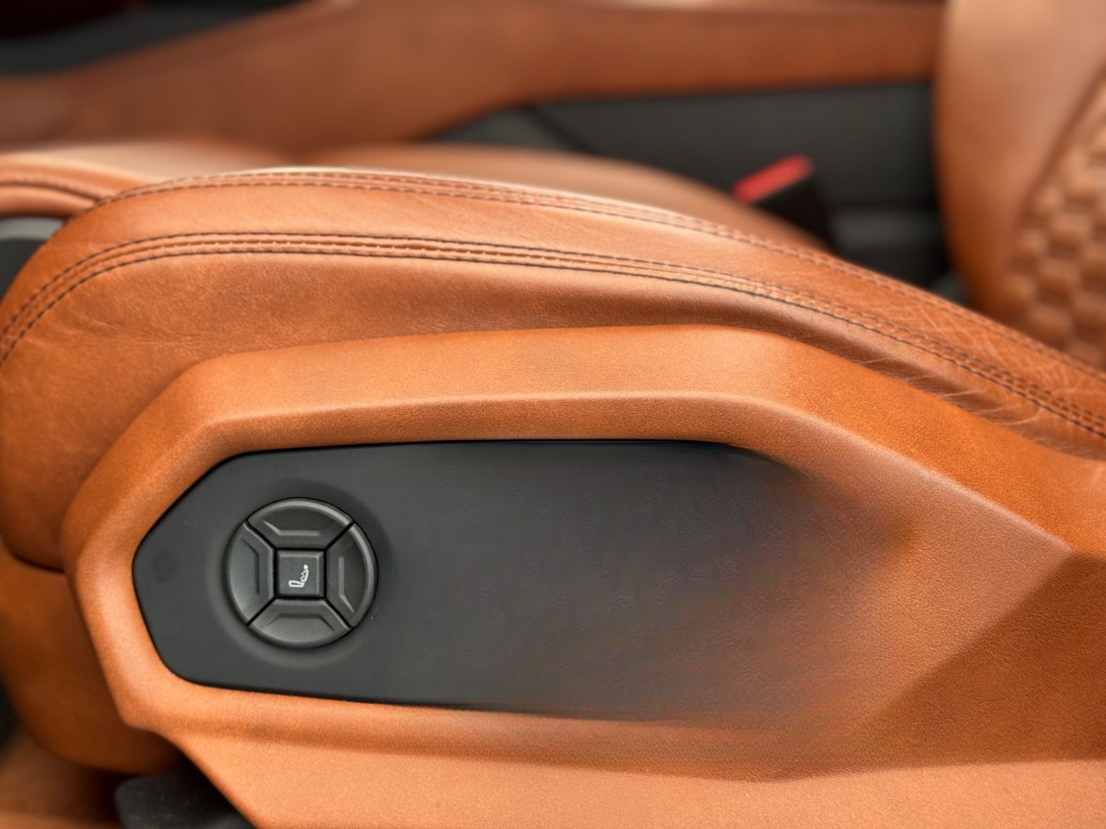 Lamborghini Urus Voll Ausstattung !!!! foto 14