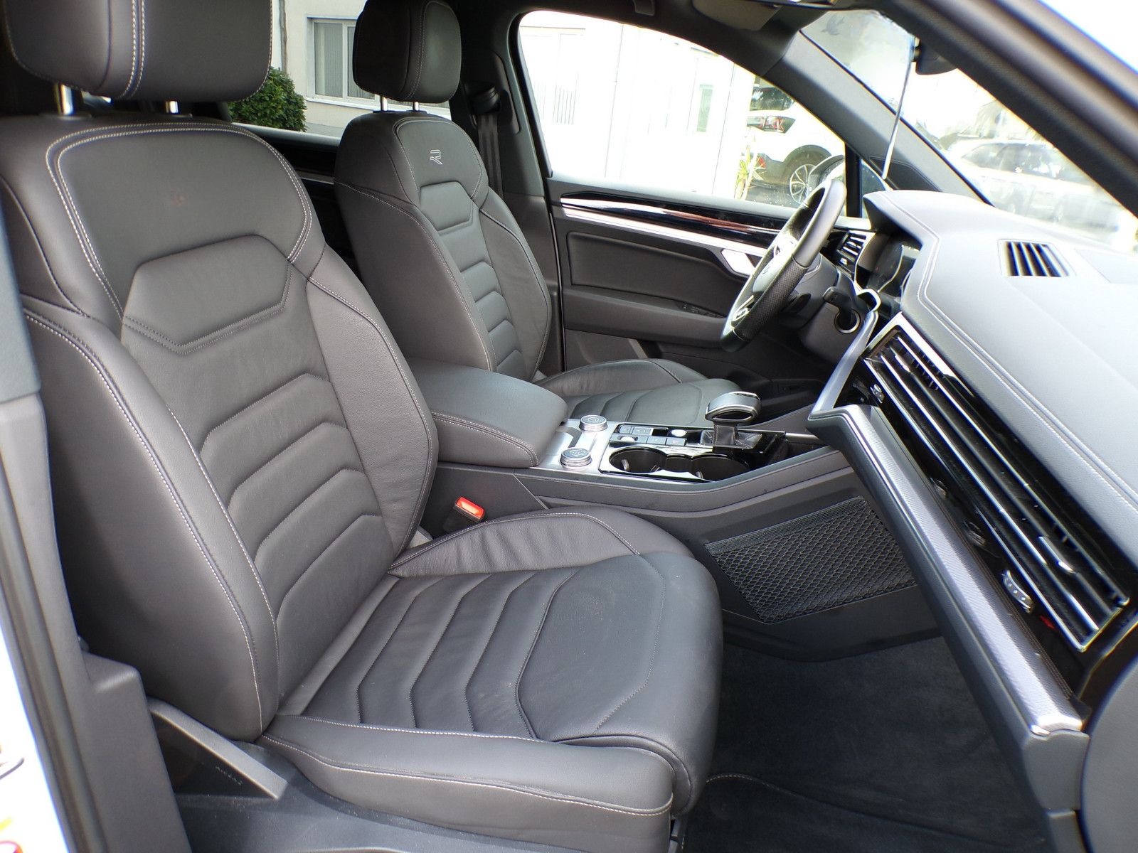 Volkswagen Touareg R-Line 4Motion 3.0 TDI foto 8