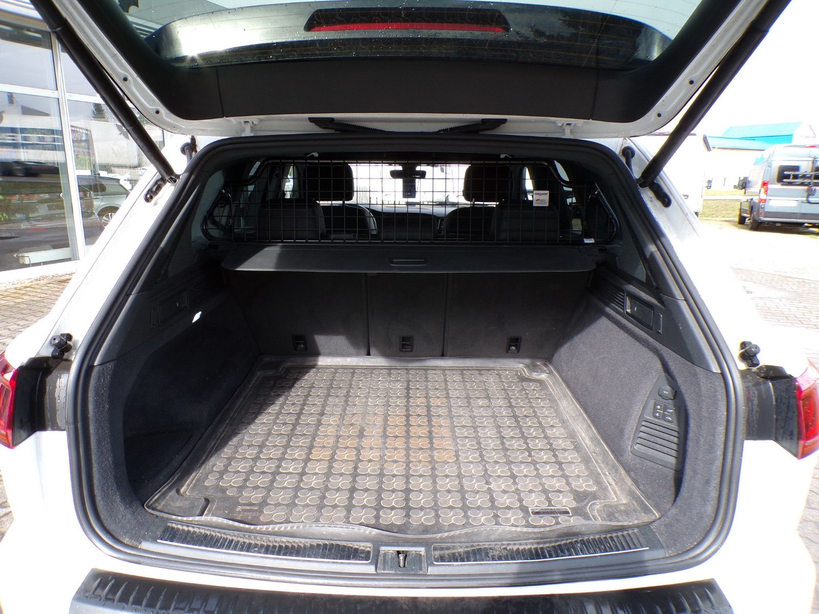 Volkswagen Touareg R-Line 4Motion 3.0 TDI foto 10