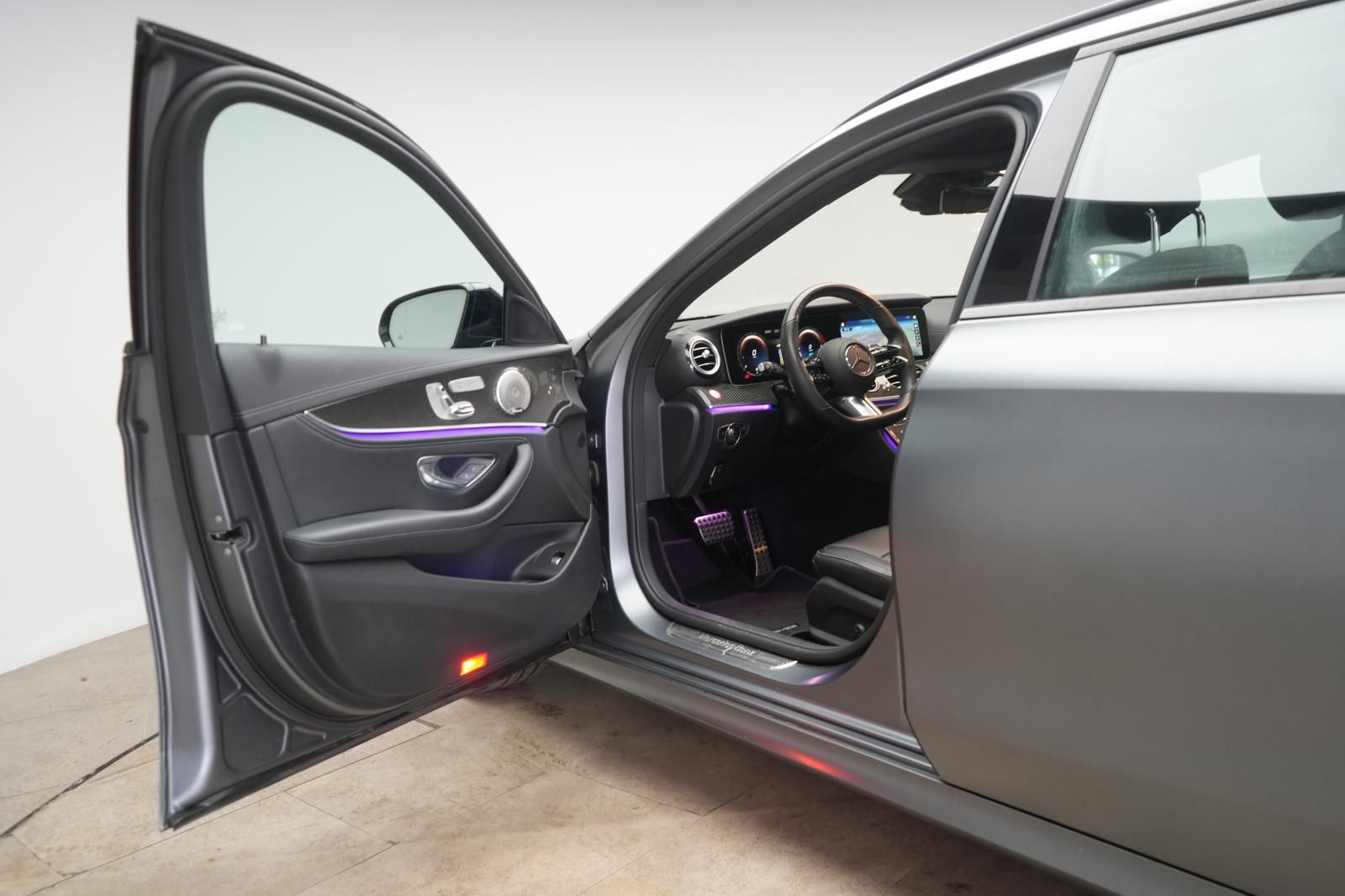 Mercedes-Benz E 300 de 4Matic T AMG Leder/Distronic/Carbon/Bur foto 11