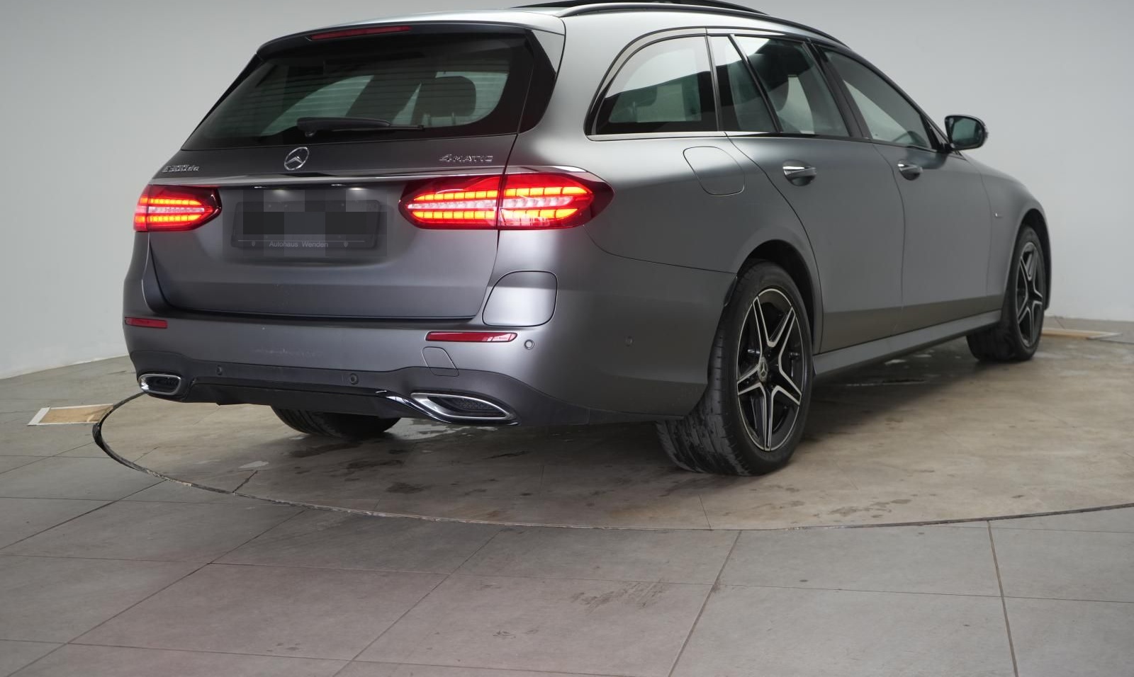 Mercedes-Benz E 300 de 4Matic T AMG Leder/Distronic/Carbon/Bur foto 4