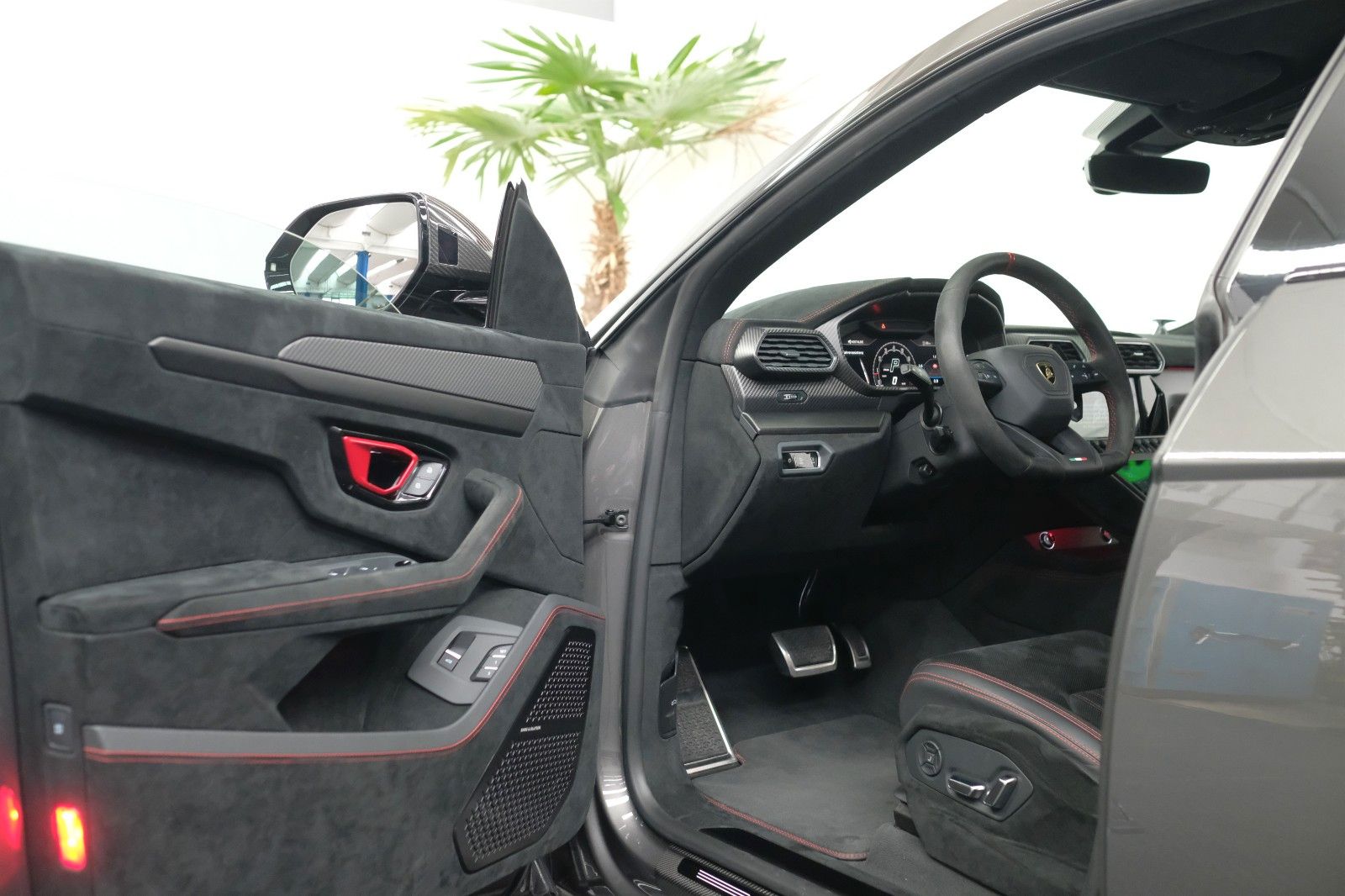 Lamborghini Urus Performante/CARBON BONNET+ROOF/B&O/AKRAPOVI foto 12