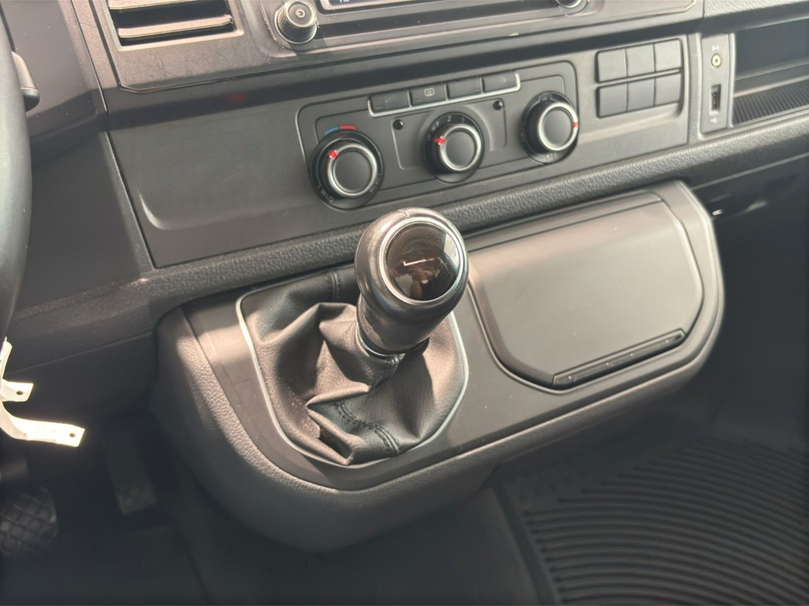 Volkswagen T6 Multivan 2.HD 7-SITZER LED PARK NAVI TEMP GJR foto 16