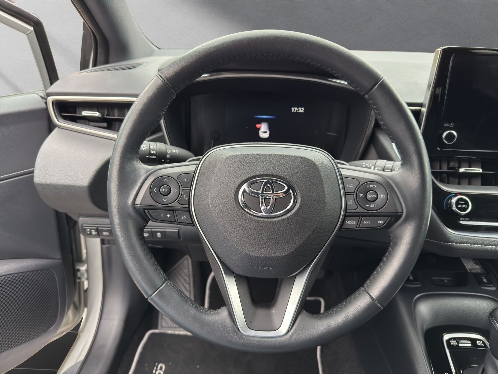 Toyota Corolla 2.0 Hybrid Team D foto 10