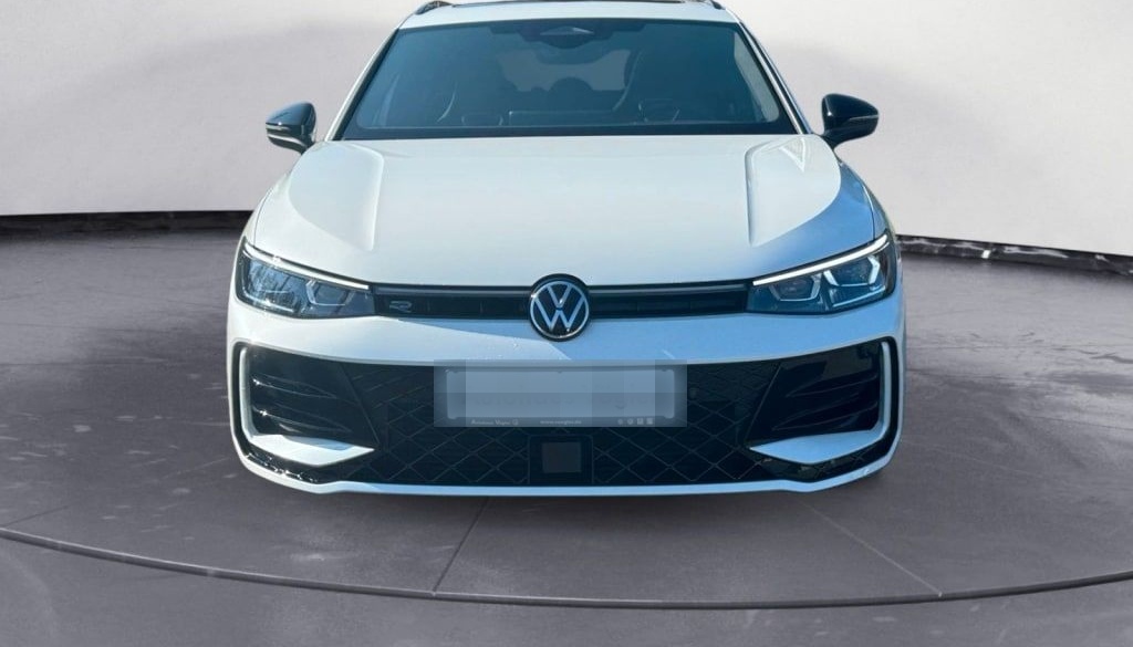 Volkswagen Passat Variant R-Line Passat 2,0 l TDI SCR 110 k foto 2