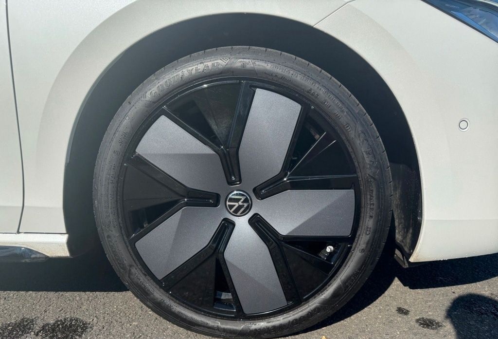 Volkswagen Passat Variant R-Line Passat 2,0 l TDI SCR 110 k foto 18