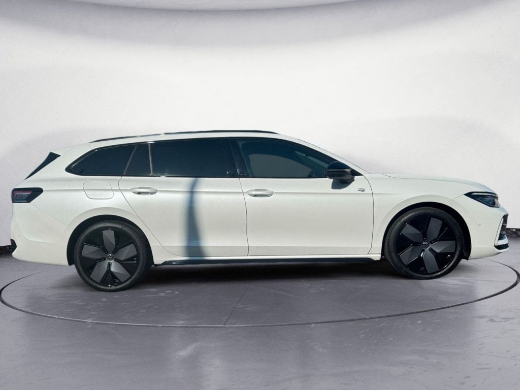 Volkswagen Passat Variant R-Line Passat 2,0 l TDI SCR 110 k foto 8