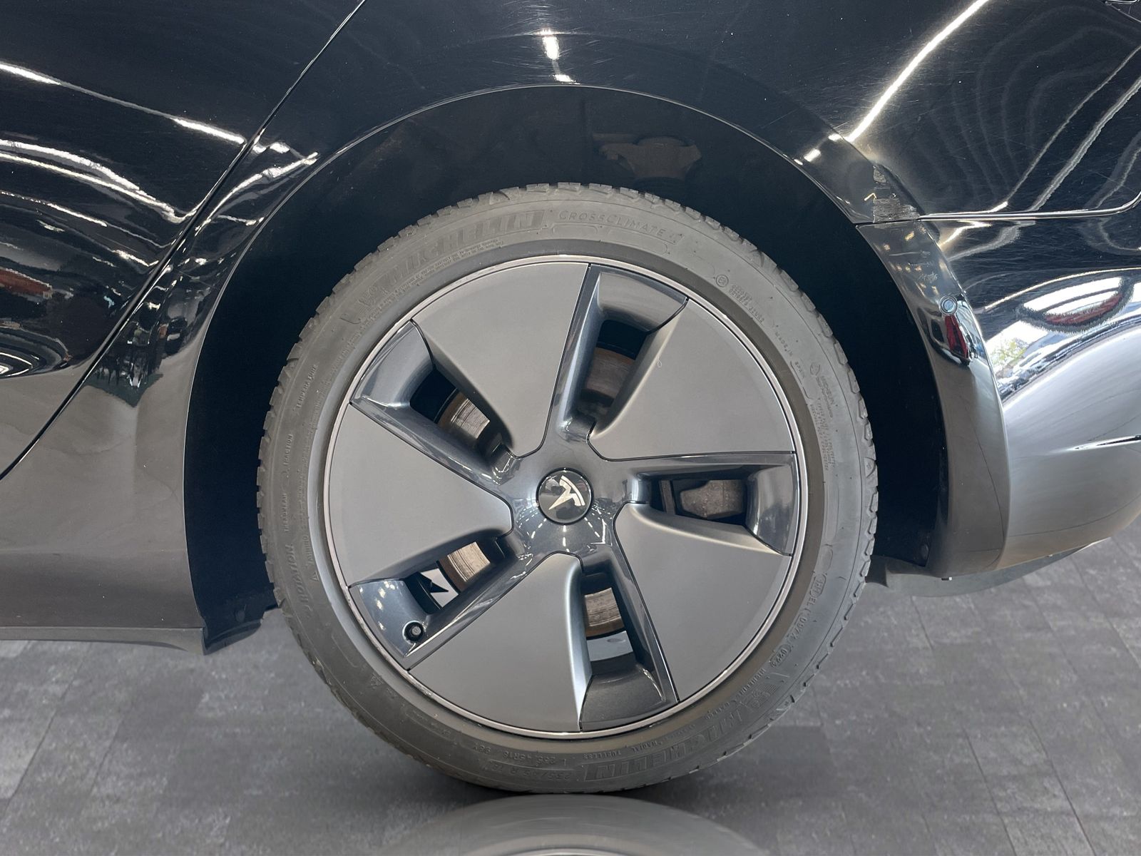 Tesla Model 3 Standard Reichweite Plus Hinterradantrie foto 11