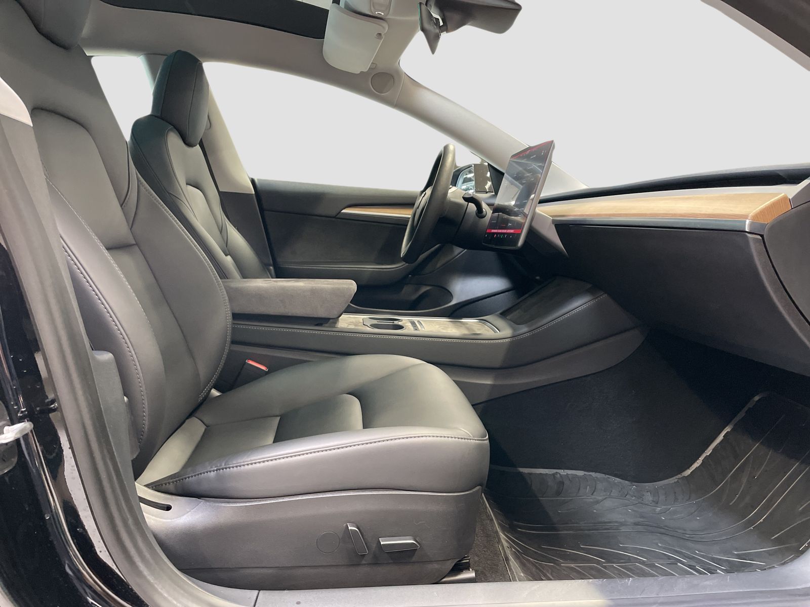 Tesla Model 3 Standard Reichweite Plus Hinterradantrie foto 8