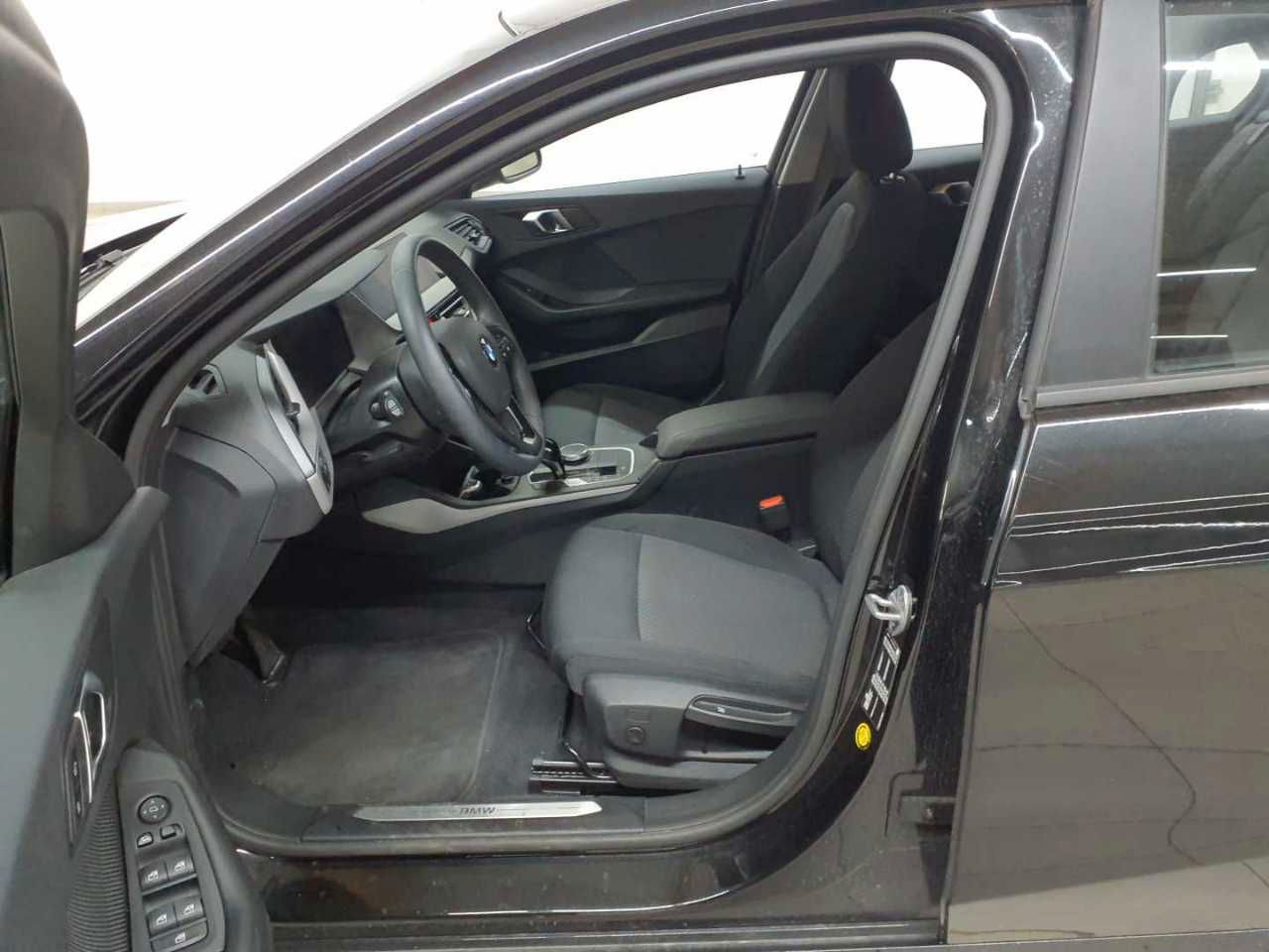 BMW 118d Aut. Advantage Navi SHZ LED  foto 3