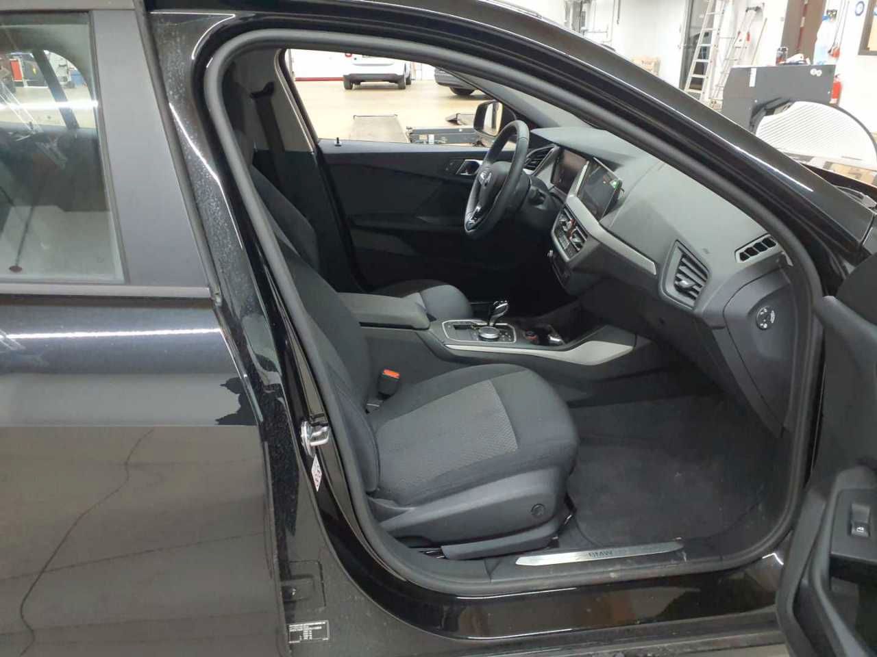 BMW 118d Aut. Advantage Navi SHZ LED  foto 10