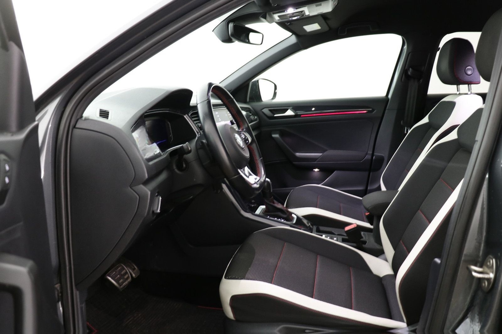 Volkswagen T-Roc 1.5 TSI DSG Sport *LED*NAVI*KAMERA* foto 15