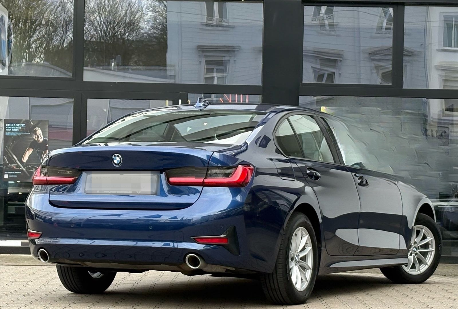 BMW 320i Navi LED PDC Tempomat Klimaaut. 16"LM foto 3