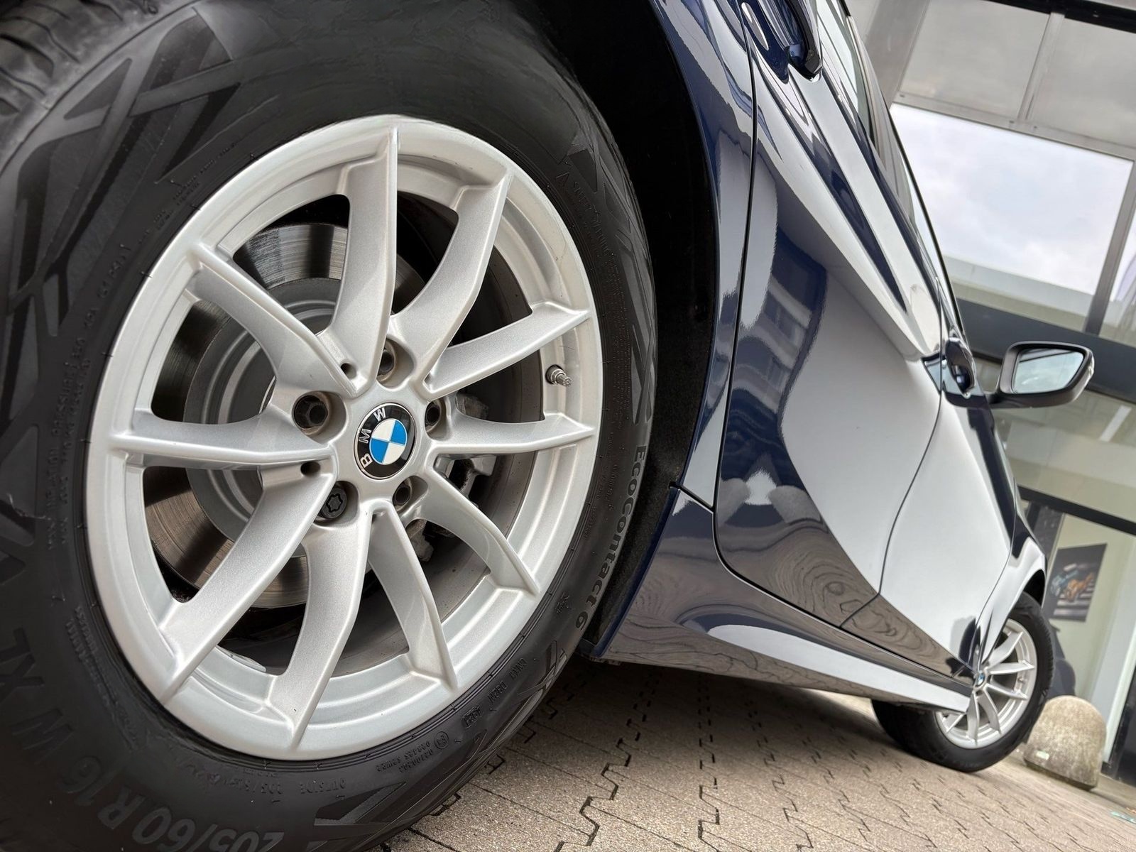 BMW 320i Navi LED PDC Tempomat Klimaaut. 16"LM foto 4