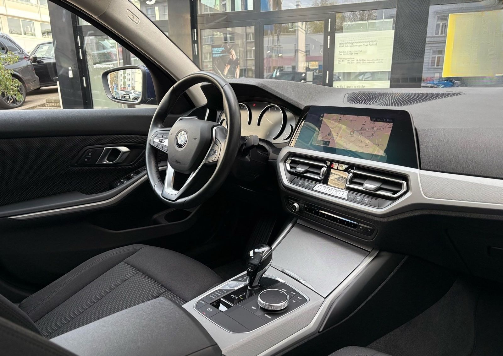 BMW 320i Navi LED PDC Tempomat Klimaaut. 16"LM foto 7
