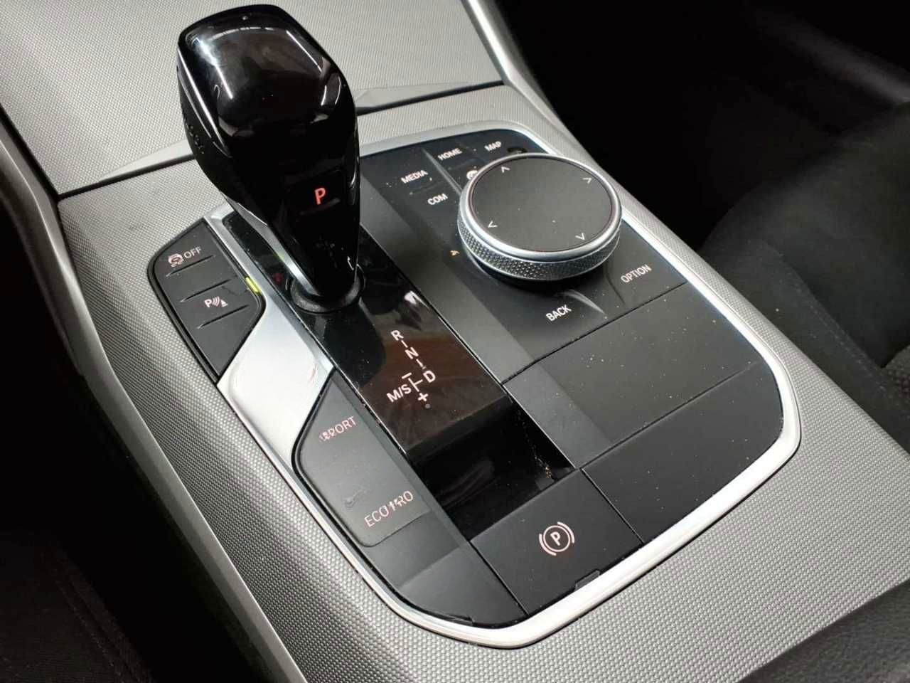 BMW 318d Touring Aut. Navi SHZ LED foto 15