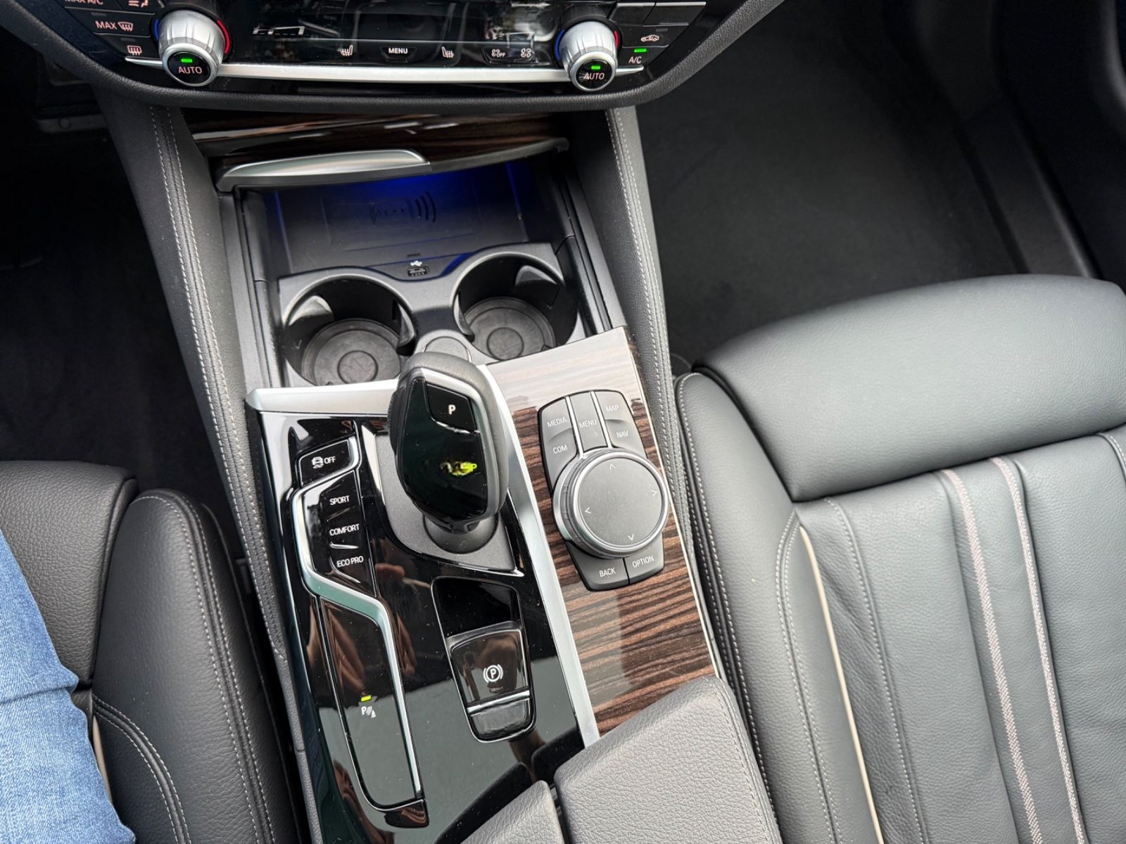 BMW 530 d xDrive MSport*Glass.Dach*Head Up*Massage foto 18