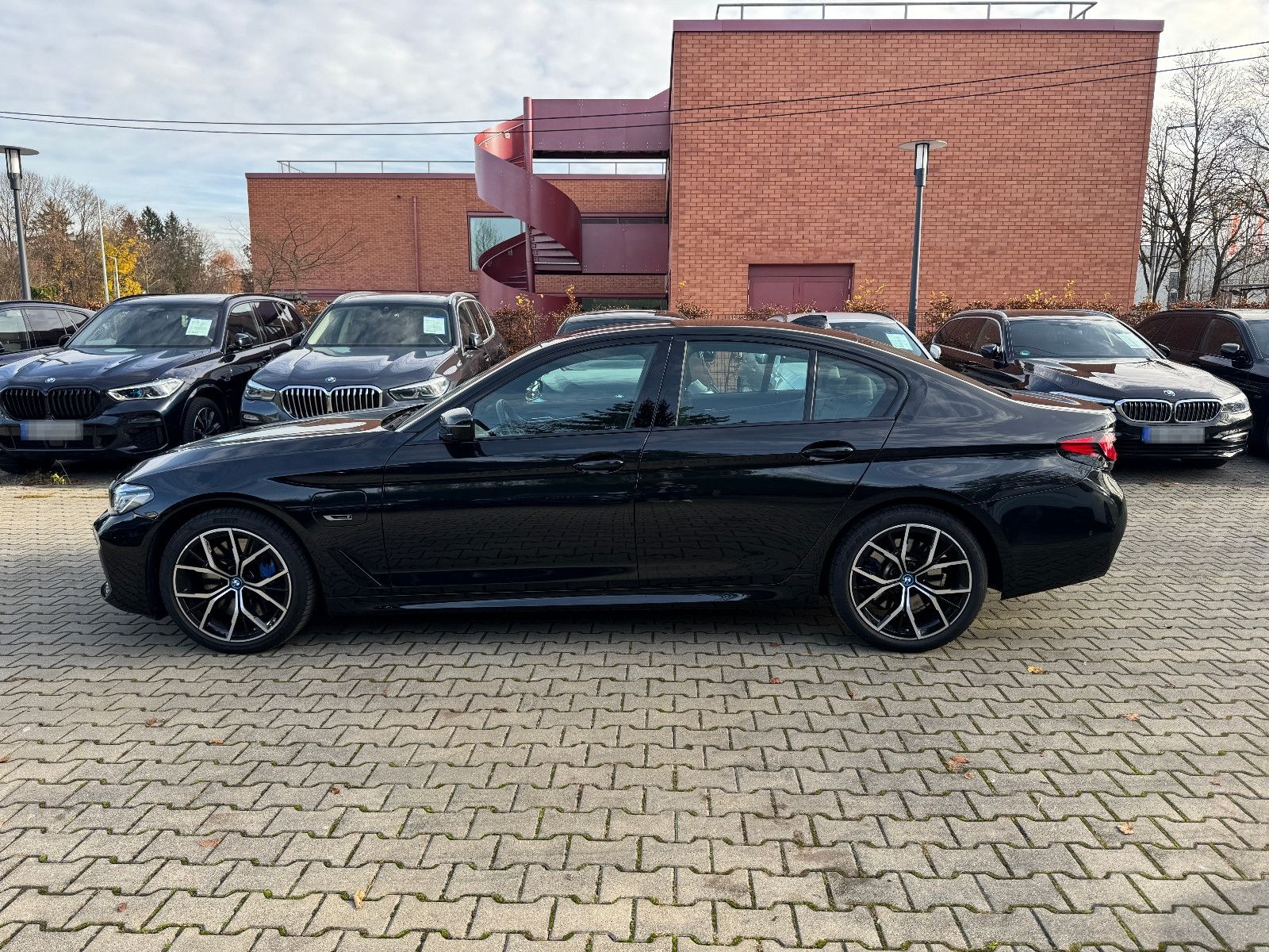 BMW 545e xD*MSportpaket*Head Up*4Zon.Klim*Laserlicht foto 2