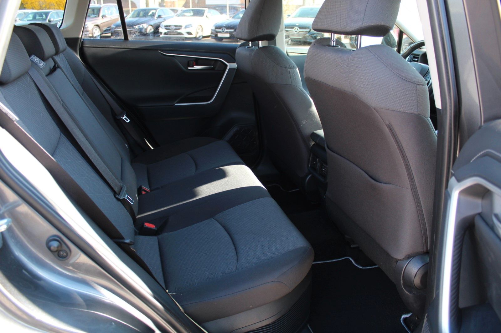 Toyota RAV4 Hybrid 4x2 Club*LED*KAMERA*RELAX-Garantie* foto 6