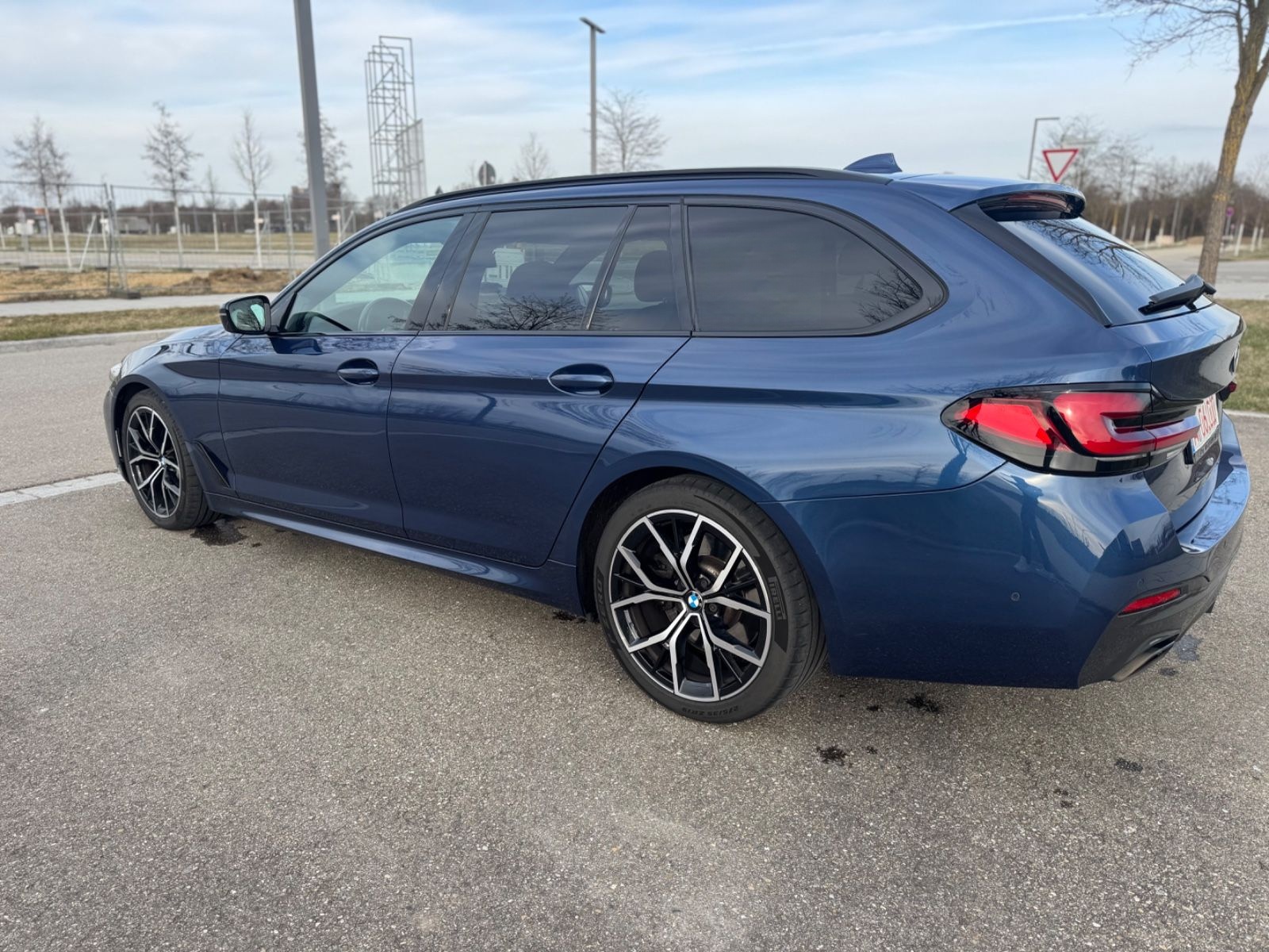 BMW 530 5 Touring 530 d xDrive M Sport AHK Mod.2023 foto 11