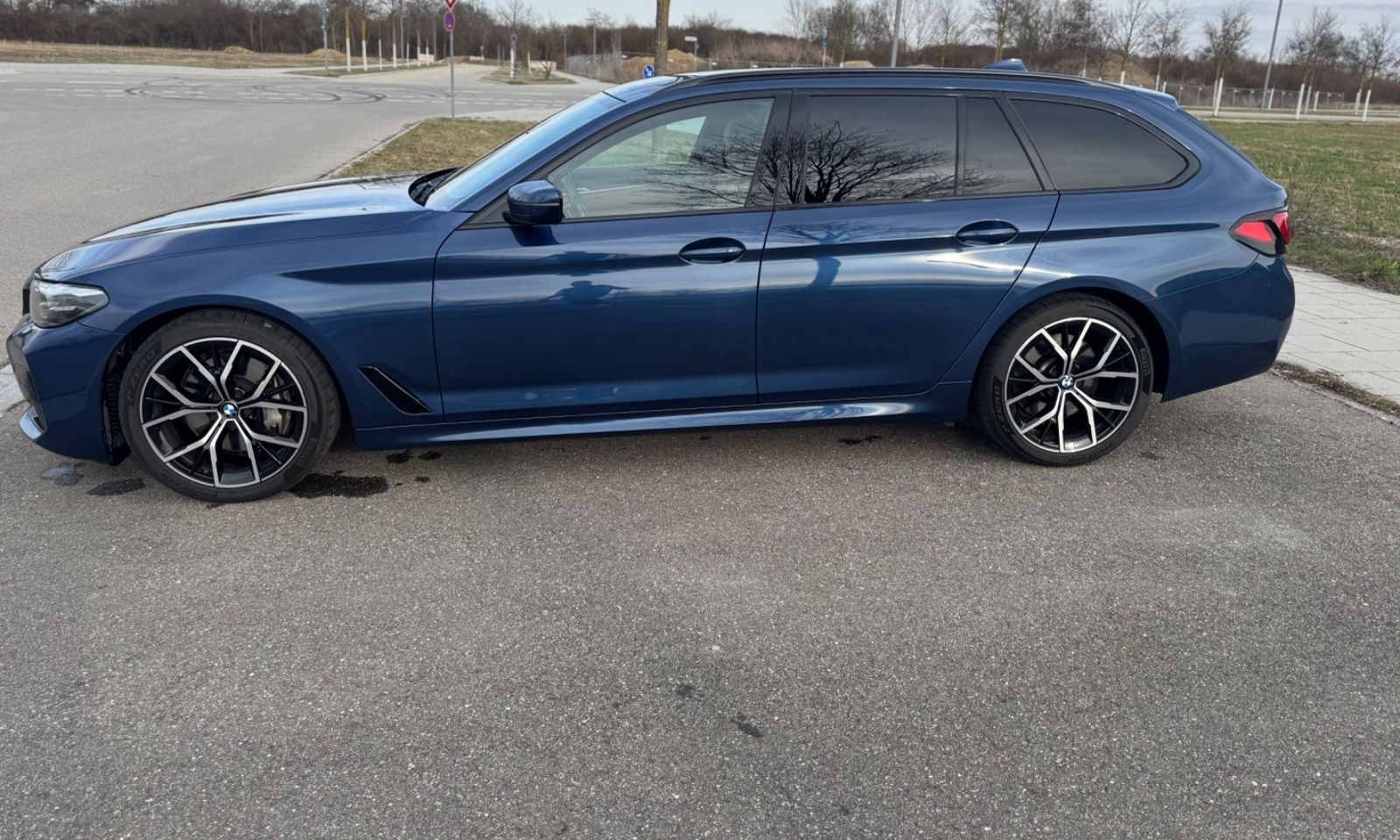 BMW 530 5 Touring 530 d xDrive M Sport AHK Mod.2023 foto 12