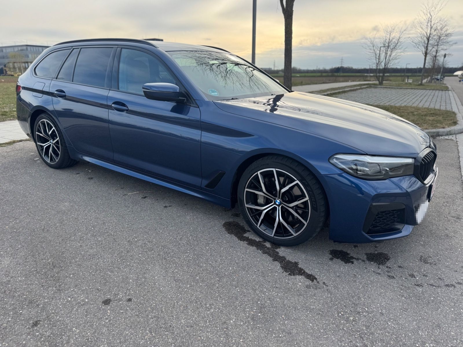 BMW 530 5 Touring 530 d xDrive M Sport AHK Mod.2023 foto 4
