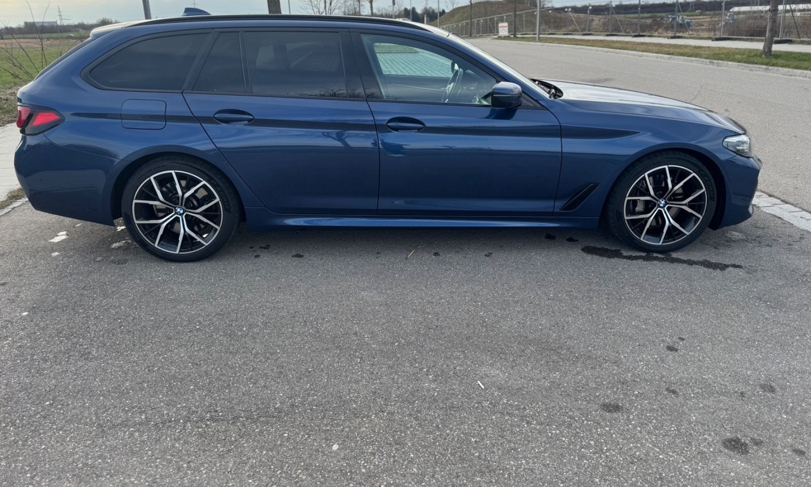 BMW 530 5 Touring 530 d xDrive M Sport AHK Mod.2023 foto 5