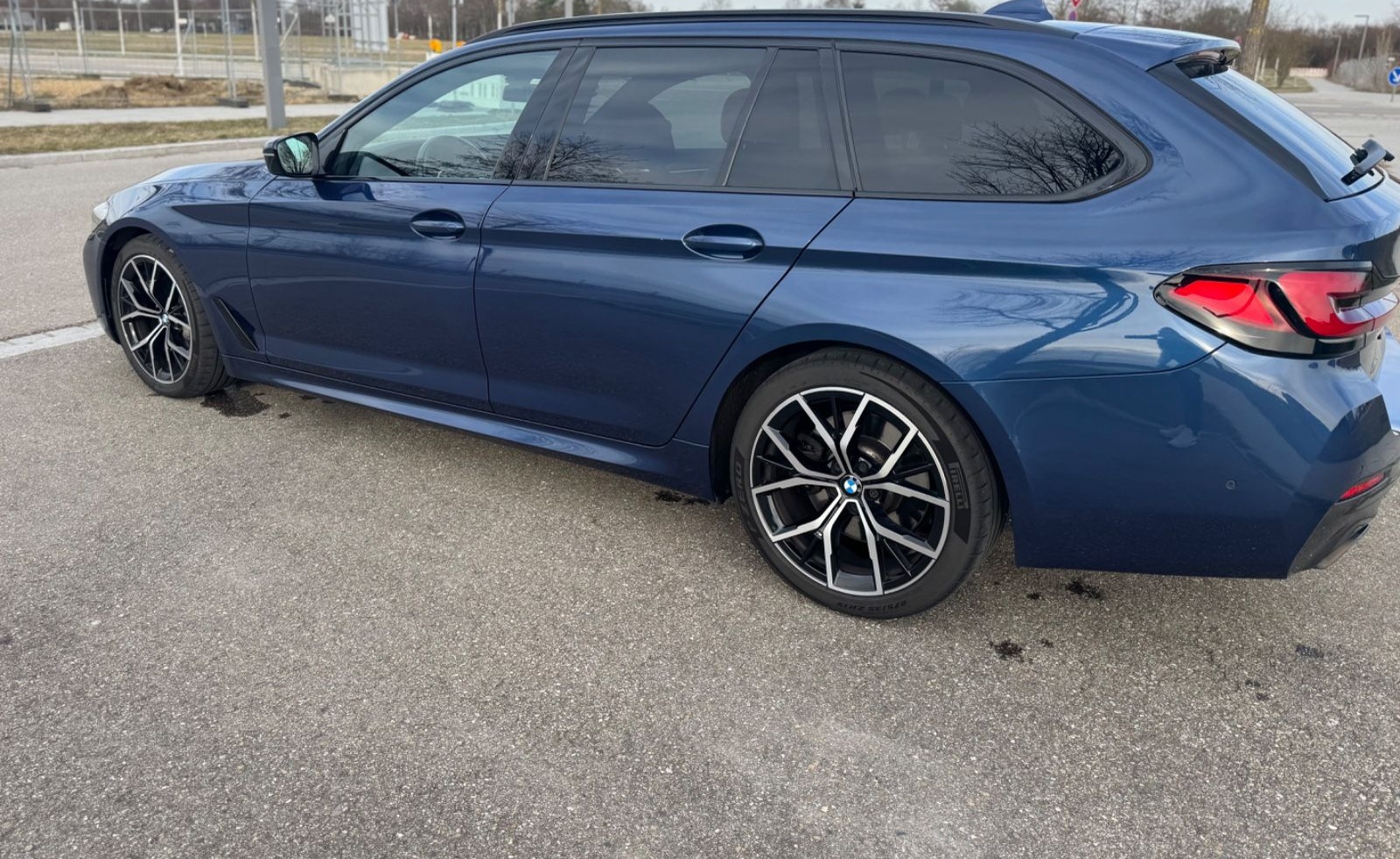 BMW 530 5 Touring 530 d xDrive M Sport AHK Mod.2023 foto 10