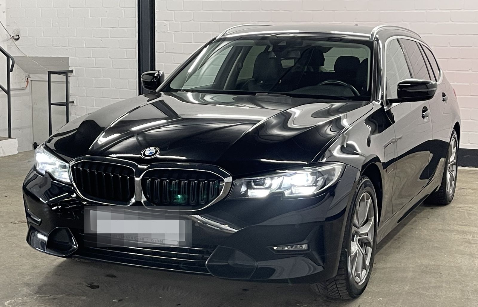 BMW 330 e Touring Aut. Sport Line / LED / Ambiente foto 2