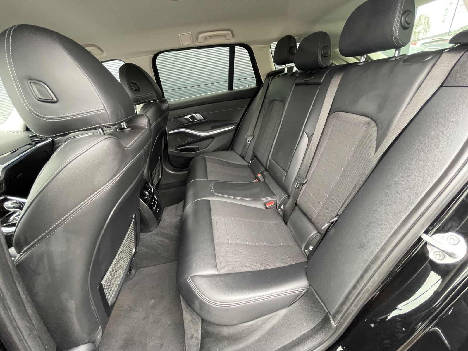 BMW 330 e Touring Aut. Sport Line / LED / Ambiente foto 13