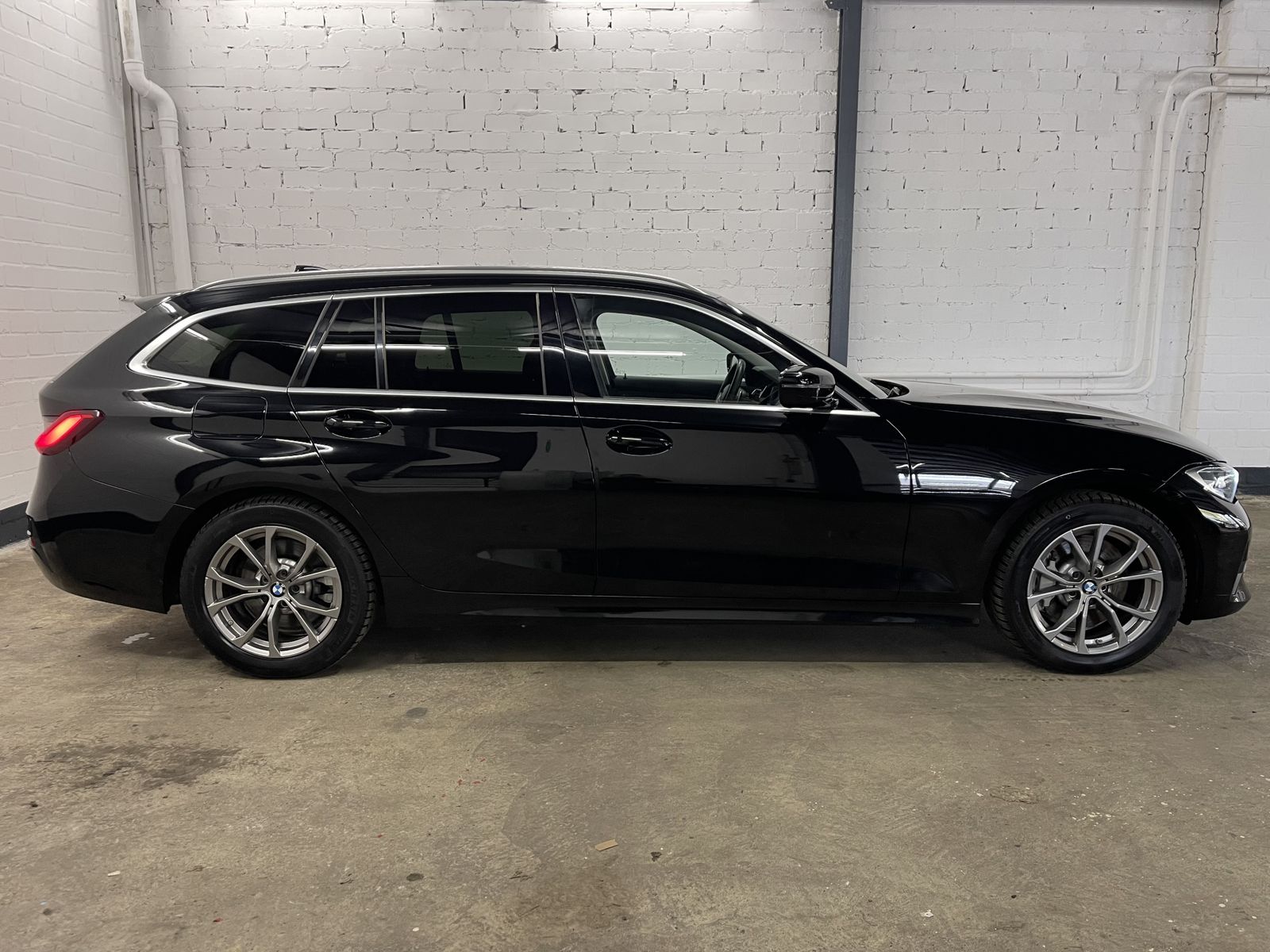 BMW 330 e Touring Aut. Sport Line / LED / Ambiente foto 6