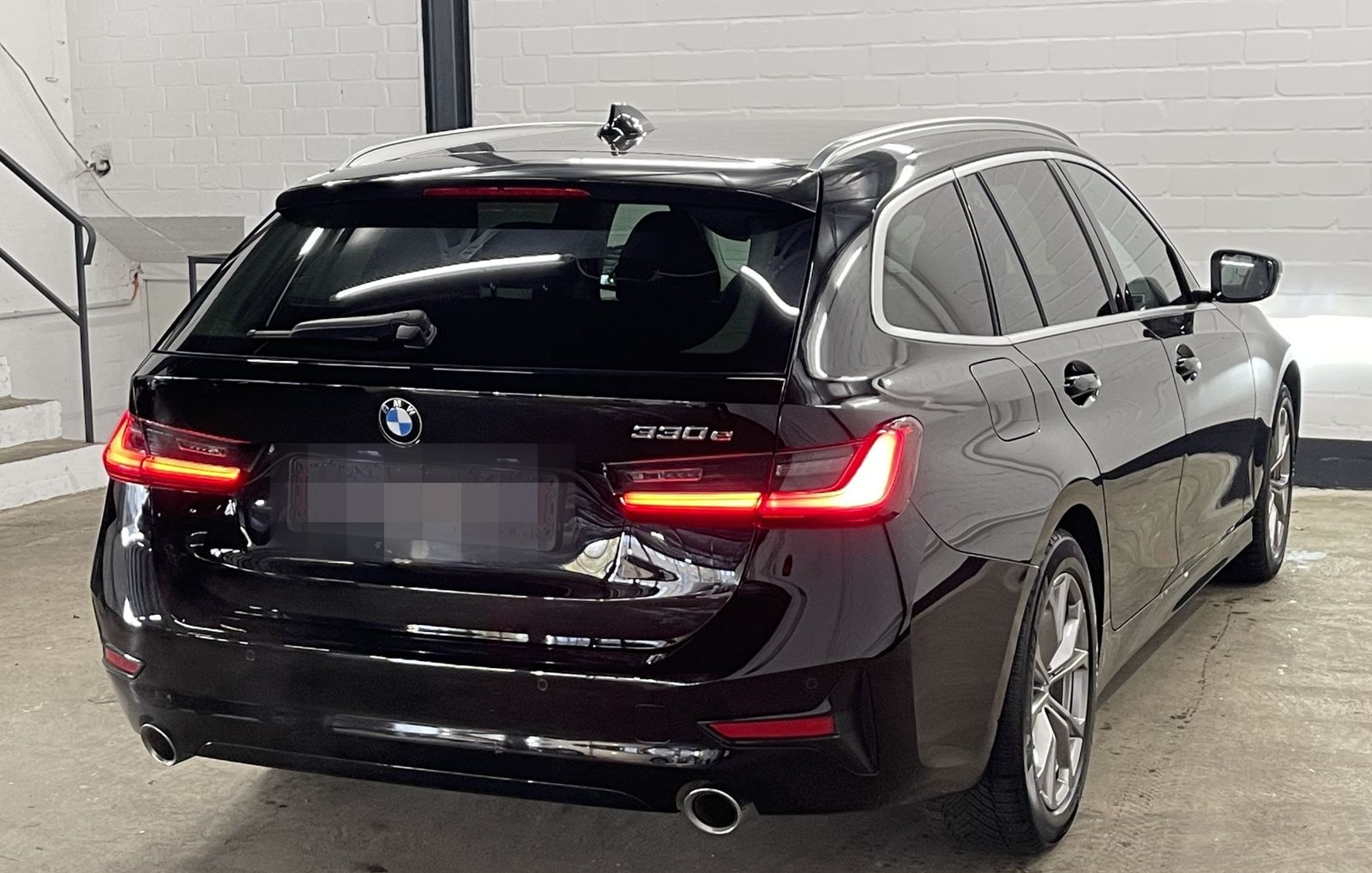 BMW 330 e Touring Aut. Sport Line / LED / Ambiente foto 7