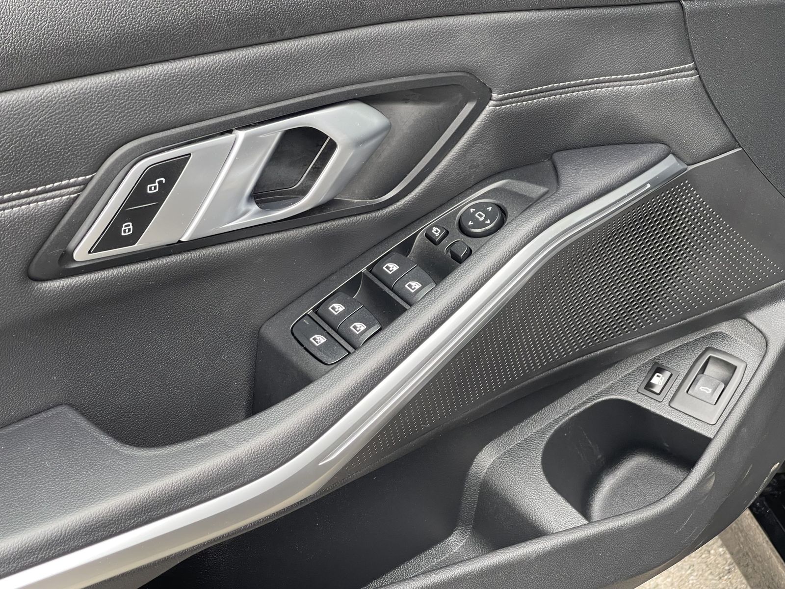 BMW 330 e Touring Aut. Sport Line / LED / Ambiente foto 10