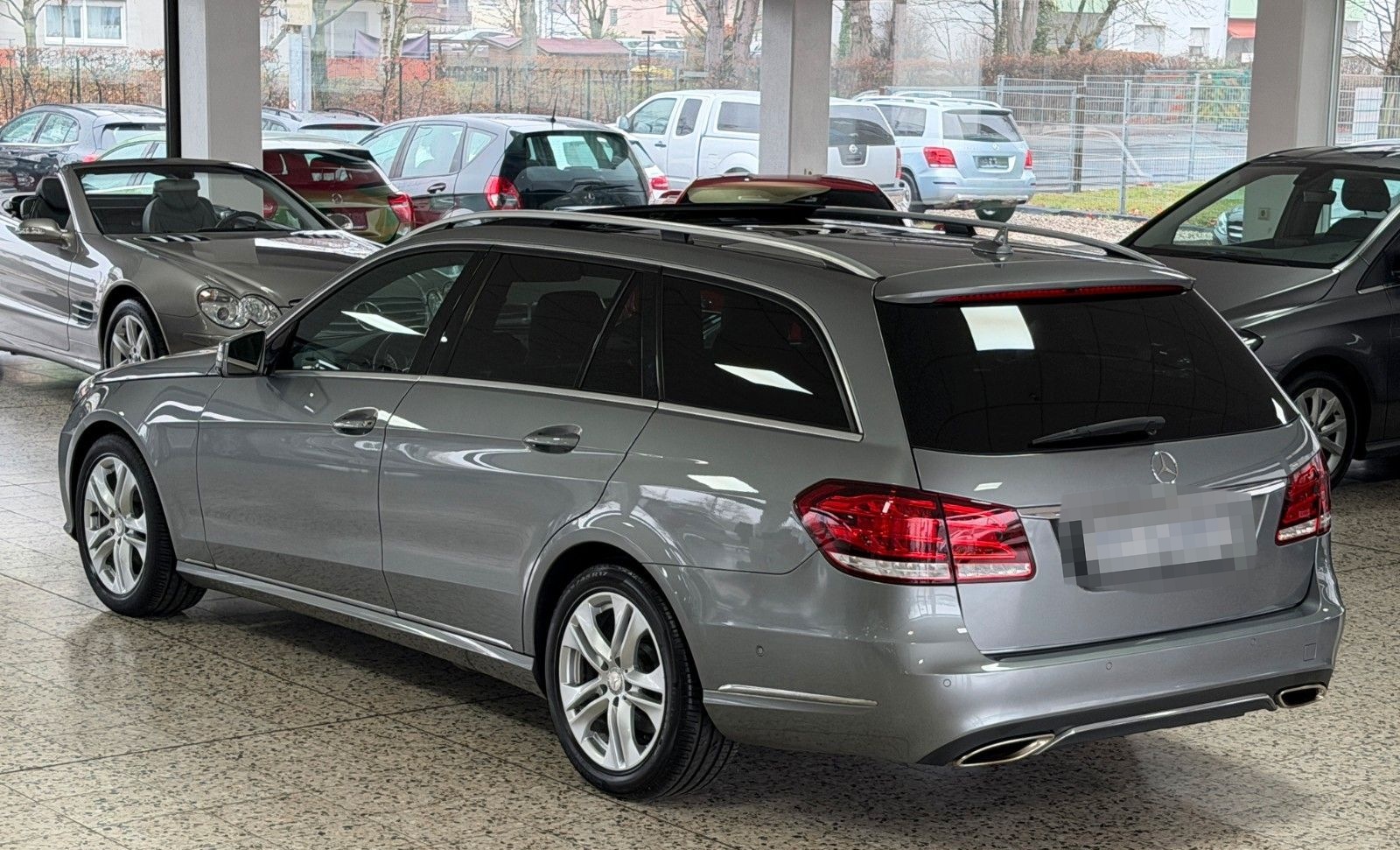 Mercedes-Benz E 200 CGI T-Modell/LED/Navi/Panorama/Distronic foto 2