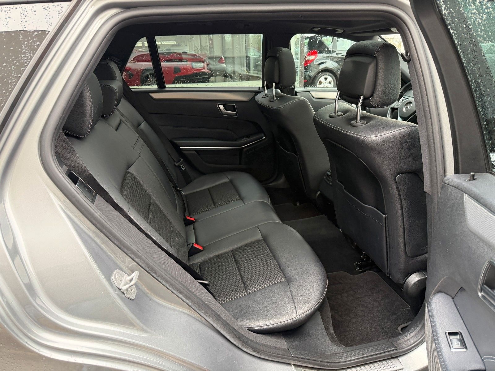 Mercedes-Benz E 200 CGI T-Modell/LED/Navi/Panorama/Distronic foto 13