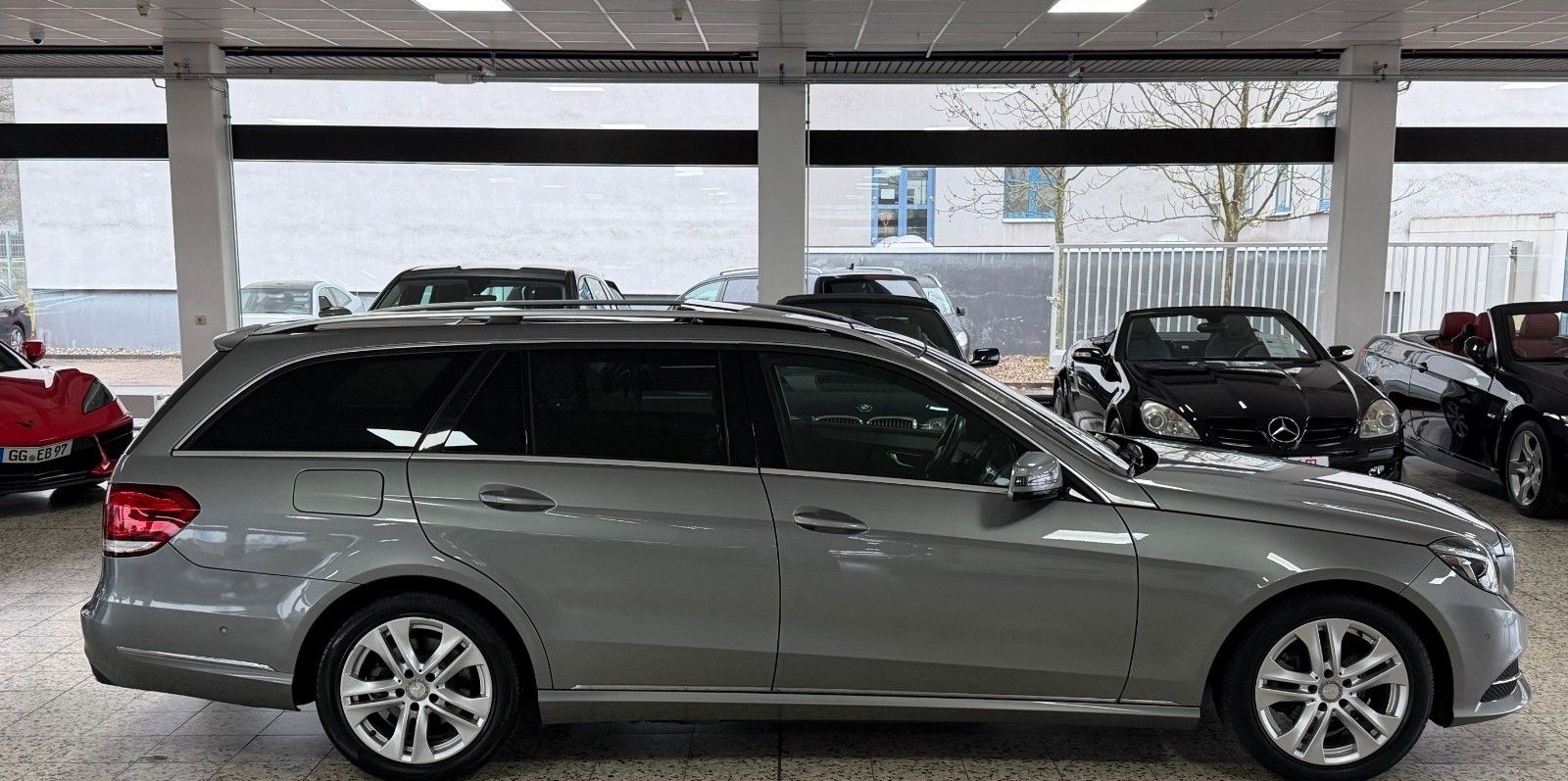 Mercedes-Benz E 200 CGI T-Modell/LED/Navi/Panorama/Distronic foto 3