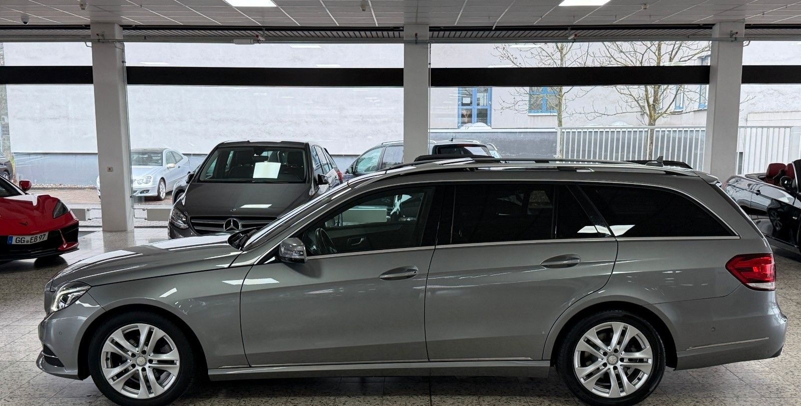 Mercedes-Benz E 200 CGI T-Modell/LED/Navi/Panorama/Distronic foto 4