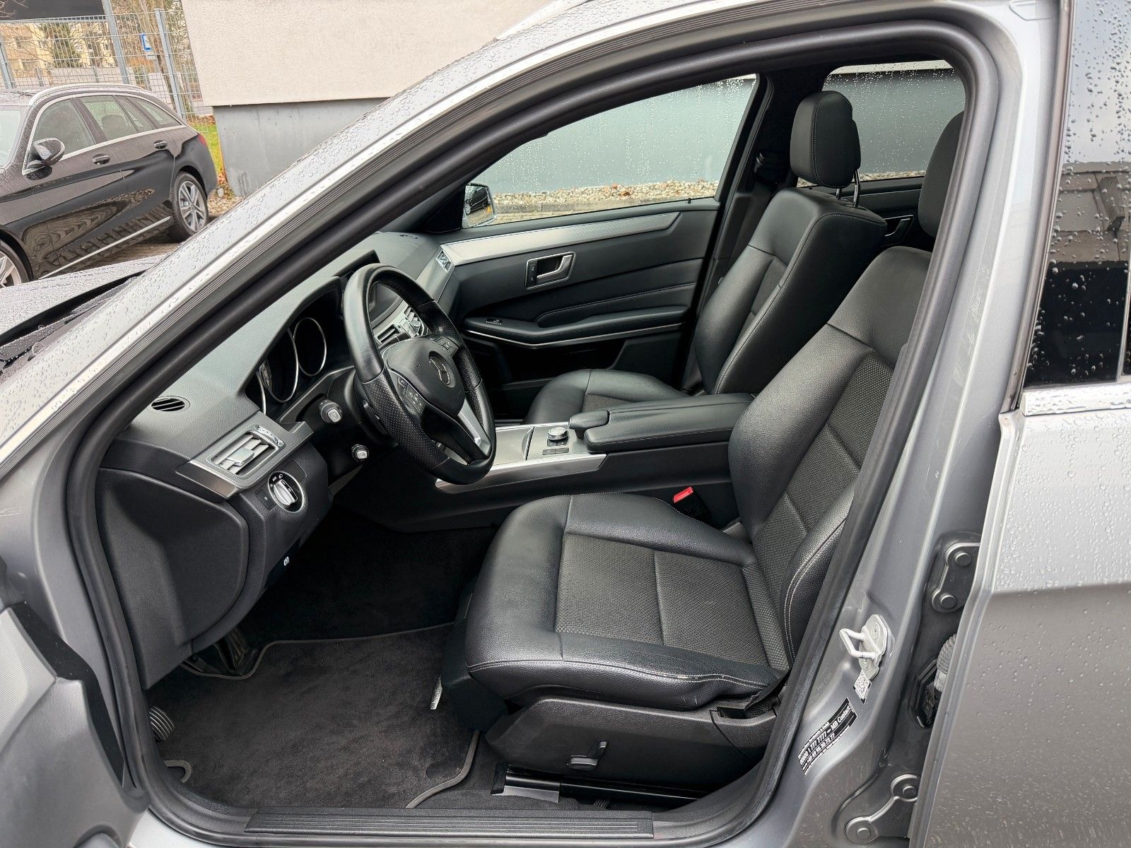 Mercedes-Benz E 200 CGI T-Modell/LED/Navi/Panorama/Distronic foto 7