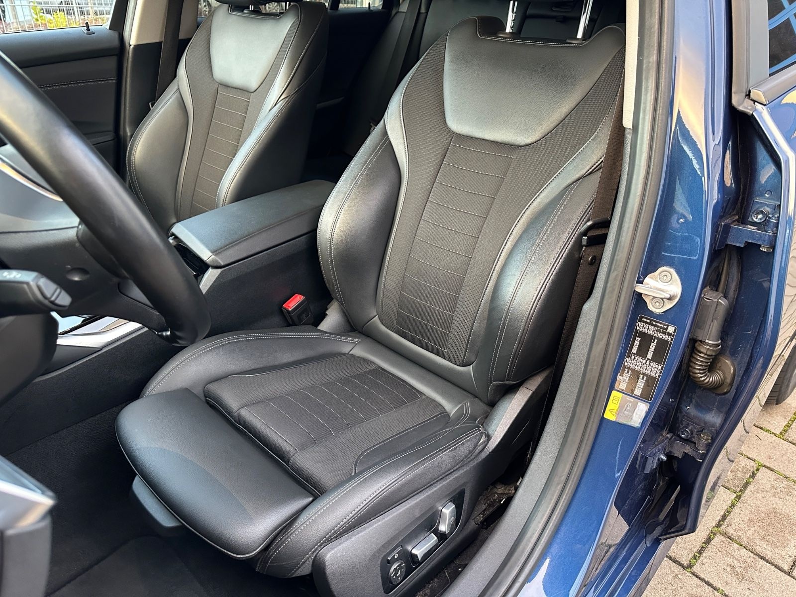 BMW 320e Touring Sport Line foto 15