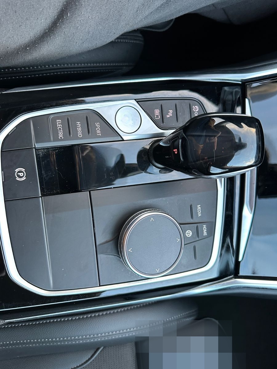 BMW 320e Touring Sport Line foto 25