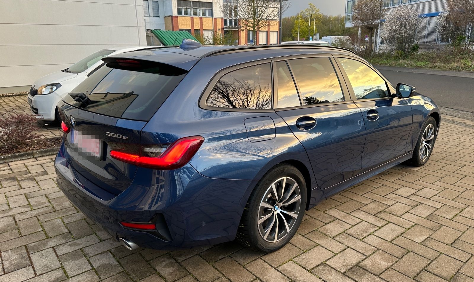 BMW 320e Touring Sport Line foto 5