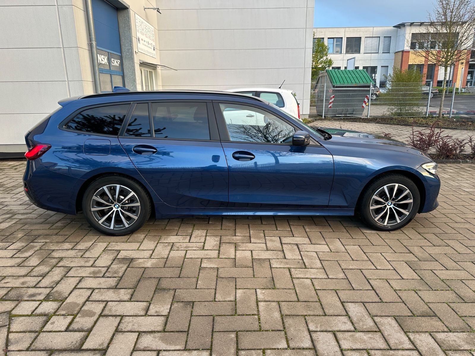 BMW 320e Touring Sport Line foto 6