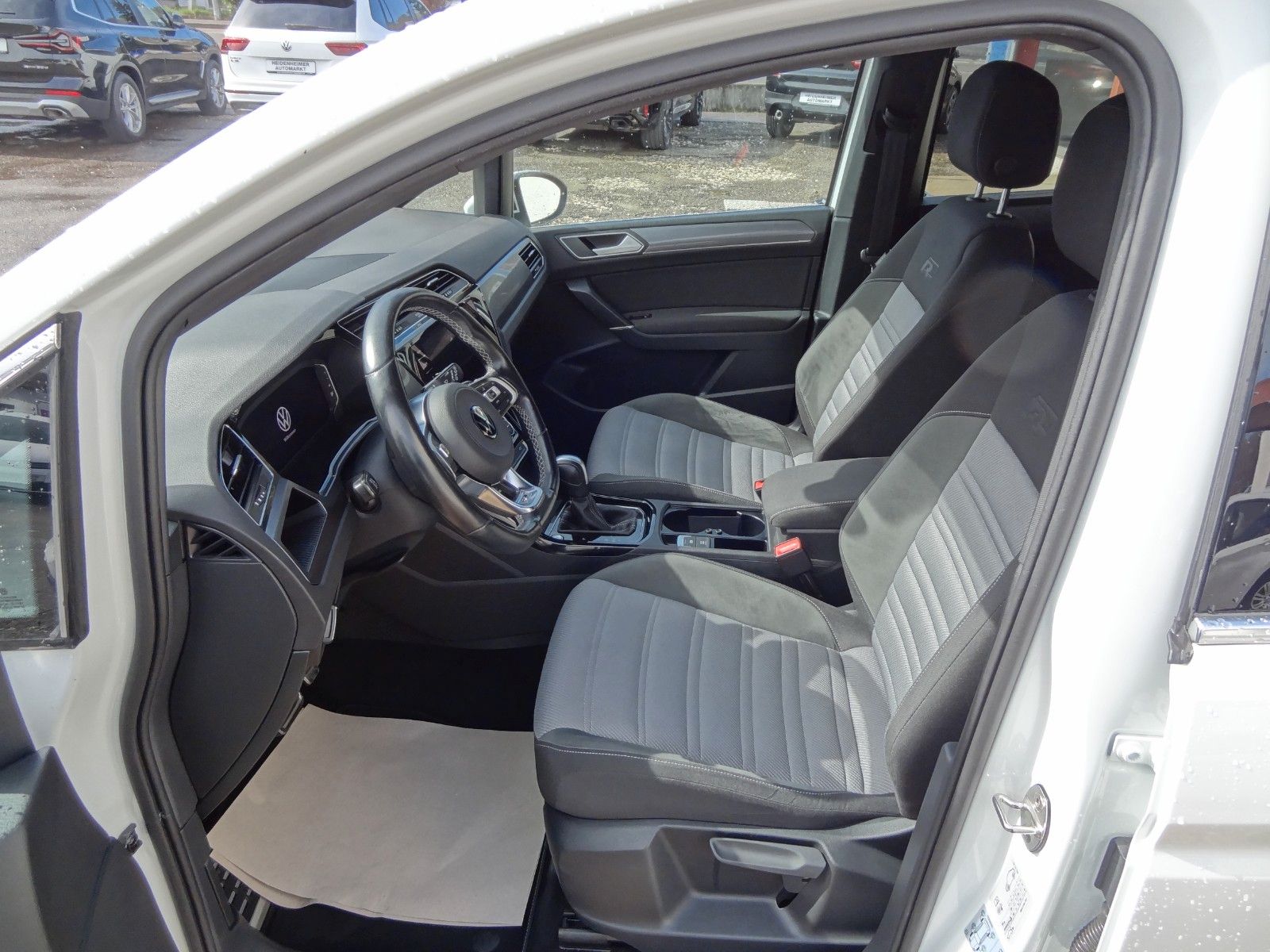Volkswagen Touran/2xR-Line/Pano/AHK/LED/Navi/Voll/Virtual/ foto 14