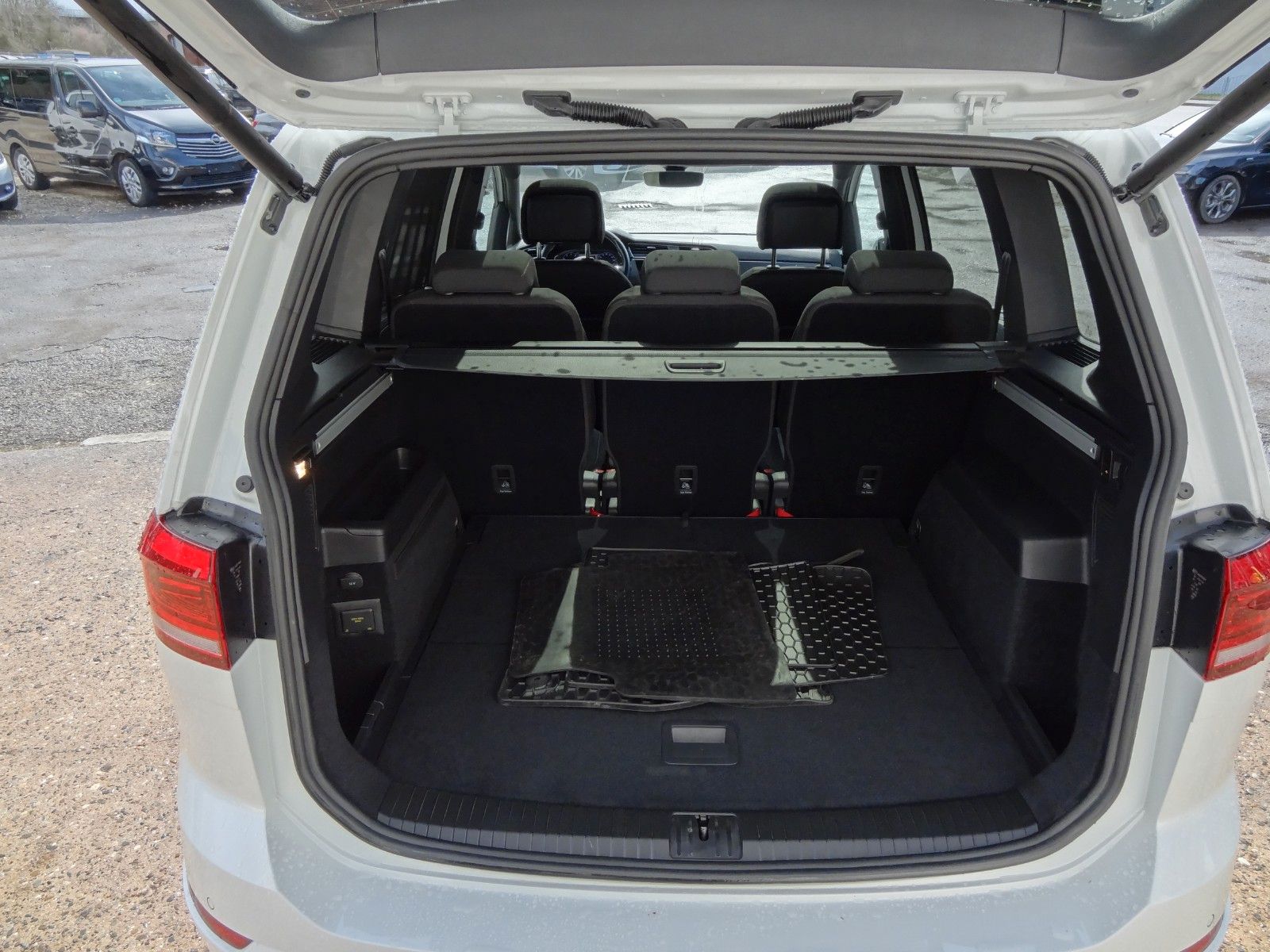 Volkswagen Touran/2xR-Line/Pano/AHK/LED/Navi/Voll/Virtual/ foto 19