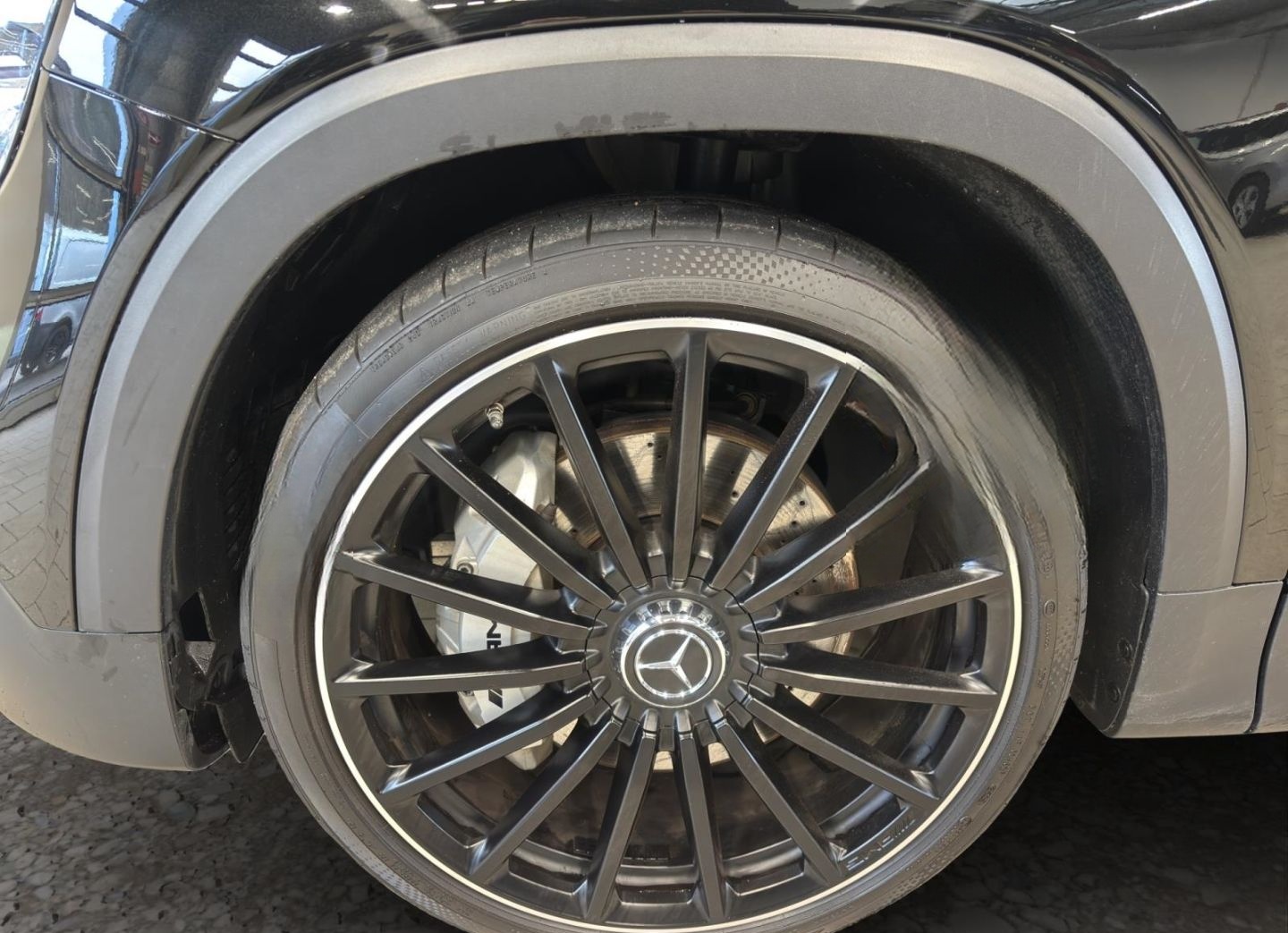 Mercedes-Benz GLB 35 AMG 4M NIGHT+AHK+RFK+STDHZG+MULTIB+SOUNDS foto 12