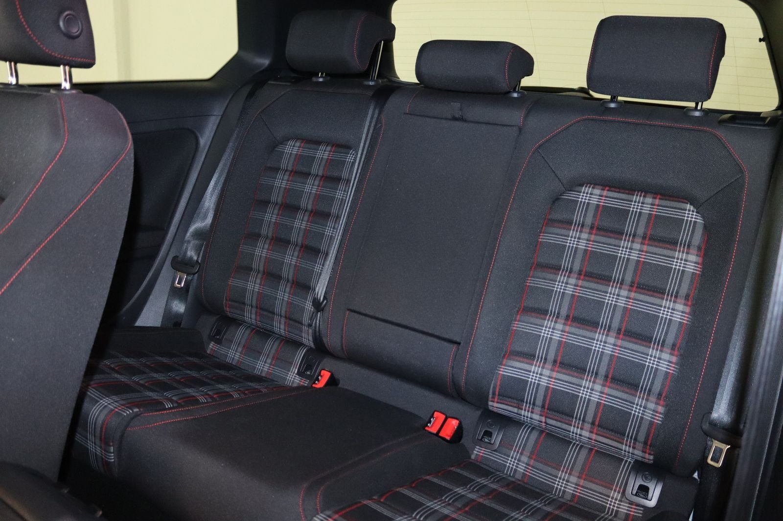 Volkswagen Golf GTI DSG Performance-NAVI-XENON-PANORAMA- foto 11